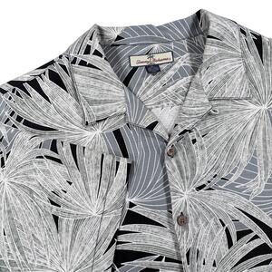 Vintage Tommy Bahama 100% Silk Hawaiian Shirt Short Sleeved - XL